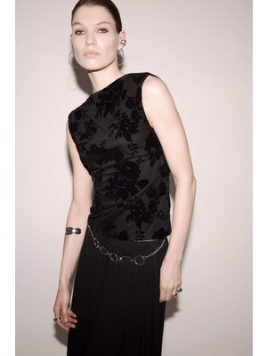 DeFacto Slim Fit Dar Kesim Çiçekli Bisiklet Yaka Tül Kolsuz Bluz G6610AX25WN