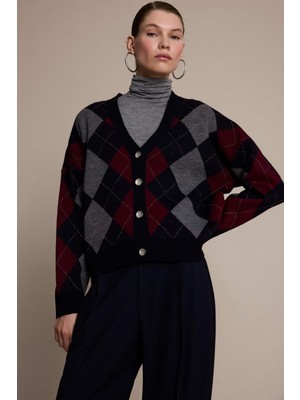 DeFacto Regular Fit V Yaka Baklava Desenli Düğmeli Triko Hırka G6655AX25WN