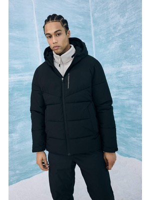 DeFacto Su İtici Rüzgar Geçirmez Regular Fit Kapüşonlu Fermuarlı Cepli Kışlık Mont E9491AX25WN