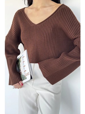 Gülseli V Yaka Crop Top Salaş Triko Bluz P-00019153