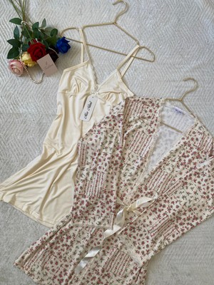 Miss Nilens Sabahlıklı Gecelik Takım Çiçekli