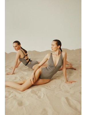 Anais Margaux Noelle Grey Parlak Mayo