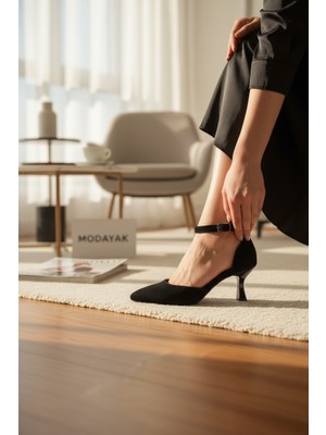 Zarif Siyah Süet Ince Topuk Sivri Burun Bilekten  Bağlamalı Topuklu Ayakkabı