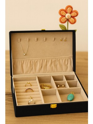 Şık Siyah Süet Takı Kutusu, Güvenle Saklama ve Düzenleme Için Ideal