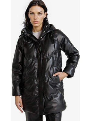 DeFacto Su Geçirmez Relax Fit Kapüşonlu Suni Deri Parka F2884AX26SP