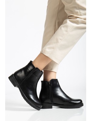 Etiler Collection 02-3033 Siyah Kırışık Rugan Fermuarlı Günlük Kadın Bot