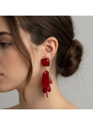 Mare Accessories Kırmızı Taşlı Sallantılı Yaprak Küpe