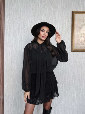 Esra Helvacı Eteği Kadife Astarlı Tül Mini Elbise