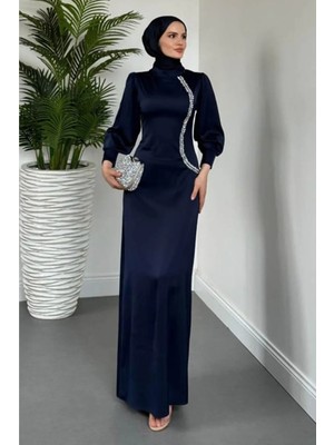 Tesettür Diyarı Saten Yandan Taşlı Kalem Abiye- Lacivert