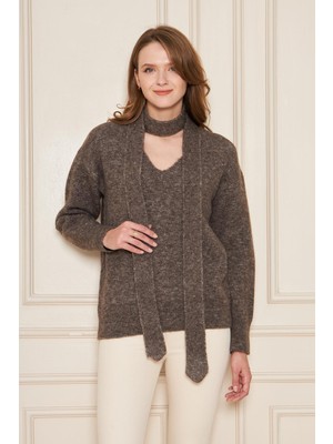 Irmak Kerekli Kadın Yumuşak Dokulu V Yaka Oversize Yünlü Triko Kazak Atkı Takım 7141 Kahverengi