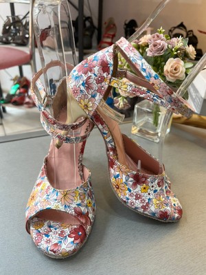 Bitangosu Çiçek Desenli Kapalı Topuk-Açık Burun 8,5 cm 13 Pont Model Tango, Dans ve Salon Ayakkabısı