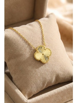 Söğütlü Silver 925 Ayar Gümüş Kolye Altın Kaplama Lazerli Tasarım Yonca Kolye SGTL13205GOLD