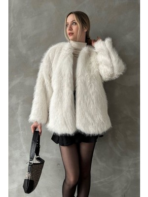 Caddebostan Moda Krem Peluş Kaban Modern Premium Luxury Trend Tasarım Kaban