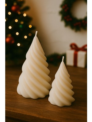 Yılbaşı Temalı 2'li Kokulu Ağaç Şekilli Mum Seti – Dekoratif Spiral Tasarım, El Yapımı