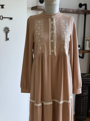 Yarım Pat Nakışlı ve Dantelli Örme Elbise 2407 Navra | Fendel