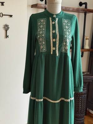 Yarım Pat Nakışlı ve Dantelli Örme Elbise 2407 Navra | Fendel