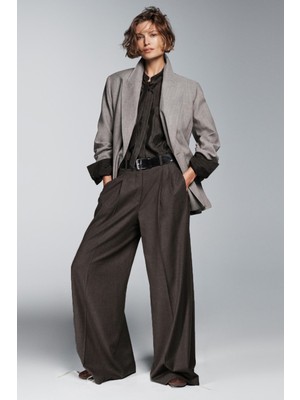 Açelya Okcu Premium Ballard Orta Bel Geniş Paça Dokuma Pantolon