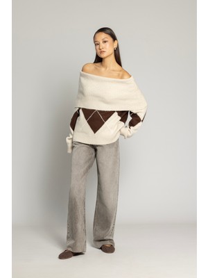 Nisan Triko Baklava Desen Madonna Yaka Kazak