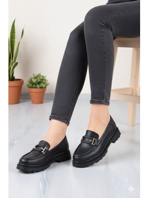 Fort 35832 Siyah Cilt Toka Detaylı Rahat Loafer Kadın Ayakkabı