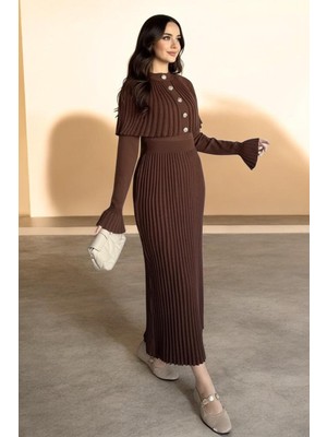 Arfano Kadın Piliseli Triko Elbise Pelerinli Çıkarılabilir Yaka Standart Beden Tesettür Uyumlu