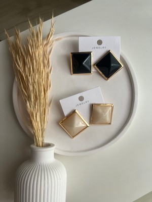 Busradan Design Gold Çerçeveli Kare Küpe