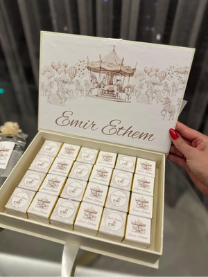 Amber Stüdyo Isme Özel 96 Lı Yenidoğan Hoşgeldin Bebek 1 Yaş Doğum Günü Hediyelik Çikolata Mevlüd Çikolatası