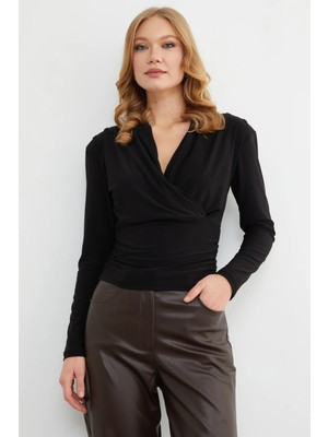 FullaModa Omuz Vatkalı Kruvaze Yaka Bluz