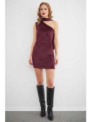 FullaModa Tek Omuz Bağlama Detaylı Drapeli Kadife Mini Elbise