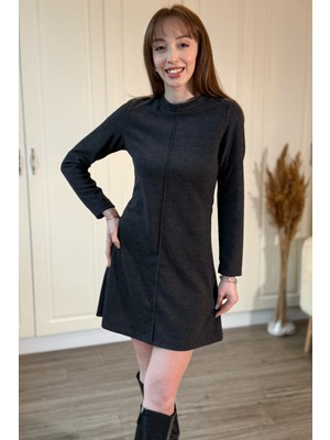 Dilay Gökoğlu Butik Önü Biyeli Örme Yumuşak Triko Elbise