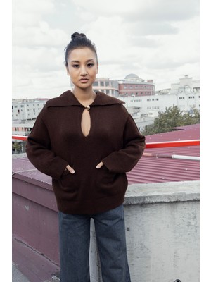 Nisan Triko Düğme Detaylı Kazak