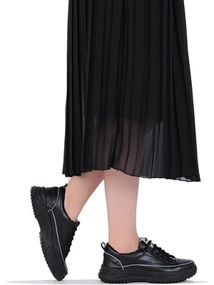 Kuum K108950 Bağcıklı Pamuk Iç Tabanlı Siyah Kadın Kışlık Ayakkabı