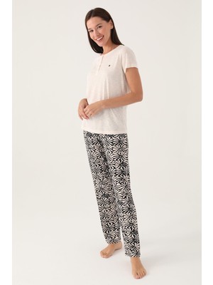 Pierre Cardin Kadın Lisanslı Yazlık Pijama Takım, %100 Pamuk, Battal Beden Kısakol Pijama Takım