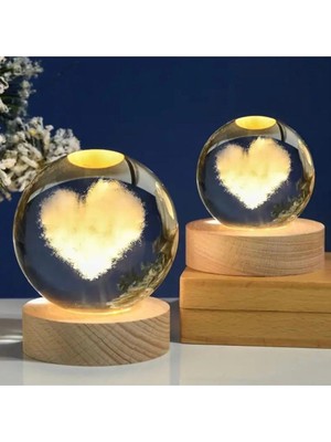 Renk Değiştiren Işıklı Kalpli Cam Küre 8cm—şık ve Büyüleyici Dekorasyon