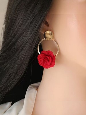 Alya's Aksesuar Altın Kaplama Şık Kırmızı Çiçek Sallantılı Küpeler