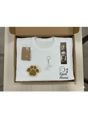 Muhtar Store Köpek Annesi Özel Tasarım Hediye Seti | Baskılı Tişört + El Yapımı Örgü + Aksesuar