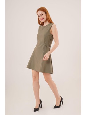 Livizmir Moda Yanları Zincir Detaylı Sıfır Kol Haki Mini Elbise