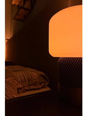 Feyza Design Modern Siyah LED Masa Lambası, Soft Beyaz Işık ile Şıklık ve Fonksiyonellik