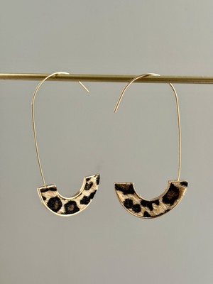 Youes Jewelry Çelik Leopar Desenli Süet Sallantılı Kadın Küpe