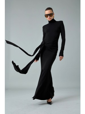 Bağlama Detaylı Vatkalı Elbise