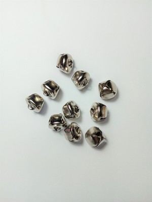 Be Beauty 10 Adet 2,5 cm Gümüş Renkli Metal Jingle Bells Basık Çan Zil Yılbaşı Parti Süslemesi Için Mini Çan