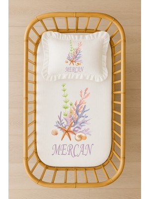 Moda Lime Isimli Bebek Nevresim Takımı 70X120 – Mercan ve Deniz Kabukları Tasarım Fırfırlı Dolgulu Yastıklı