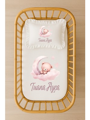 Moda Lime Isimli Bebek Nevresim Takımı 70X120 –pembe Ay Bulut Üzerinde Uyuyan Ayıcık Fırfırlı Dolgulu Yastıklı
