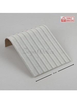 Modern ve Şık Bileklik Standı, Düzenli Sergileme Imkanı Sağlar