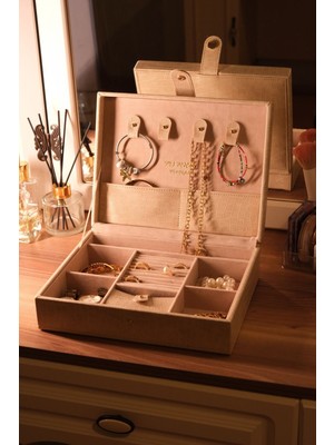 Şık ve Pratik Deri Takı Düzenleyici, Zarif Organizer Kalitesi