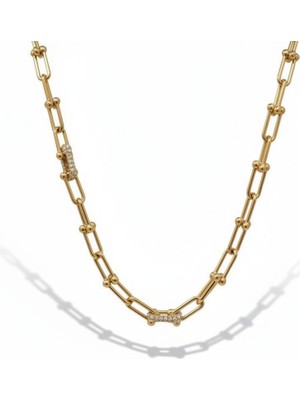 PIEDORA GOLD 14 Ayar Altın Taşlı Ataş Zincir Kolye – Modern ve Şık Tasarım