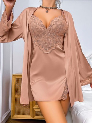 Civetta Özeltasarım Dantel Işlemeli Şık Göğüs Dekolteli Sabahlıklı 2'li Saten Gecelik Takımı