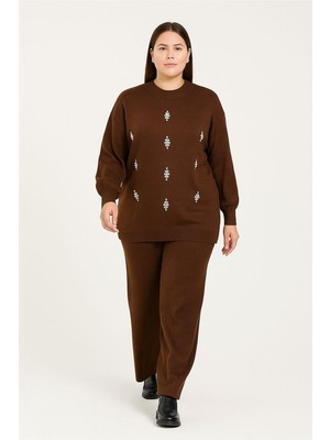 BezeXL Büyük Beden Önü Taşlı Triko Takım Kahverengi