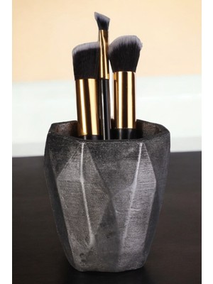 Şık Gümüş Eskitme Makyaj Organizeri ve Fırça Seti, Pratik ve Zarif