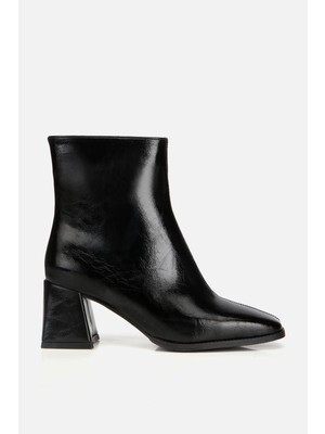 Yaya By Hotiç Kadın Rugan Siyah Fermuarlı Küt Burunlu Topuklu Bot