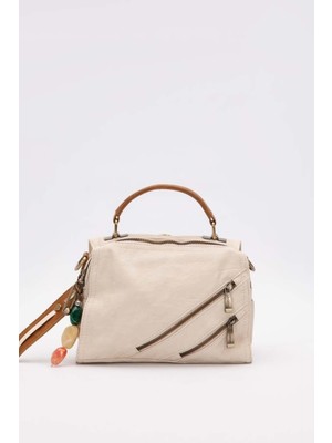 Levidor Çapraz Fermuar Detaylı Suni Deri Kadın Sırt Çantası – Şık, Hafif ve Günlük Kullanım